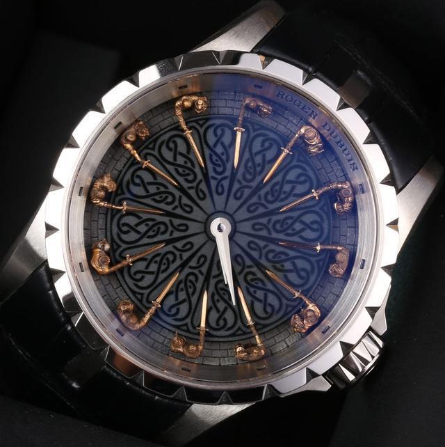 高仿卡地亚带钻手表多少钱一个？便宜的男士高仿卡地亚手表多少钱？