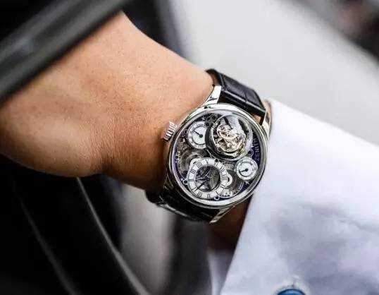 高仿卡地亚带钻手表多少钱一个？便宜的男士高仿卡地亚手表多少钱？